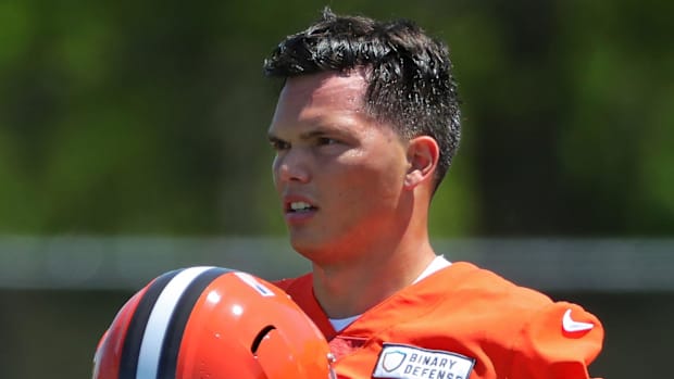 Browns quarterback Dillon Gabriel gets ready during Day 2 of rookie minicamp on Saturday, May 10, 2025, in Berea