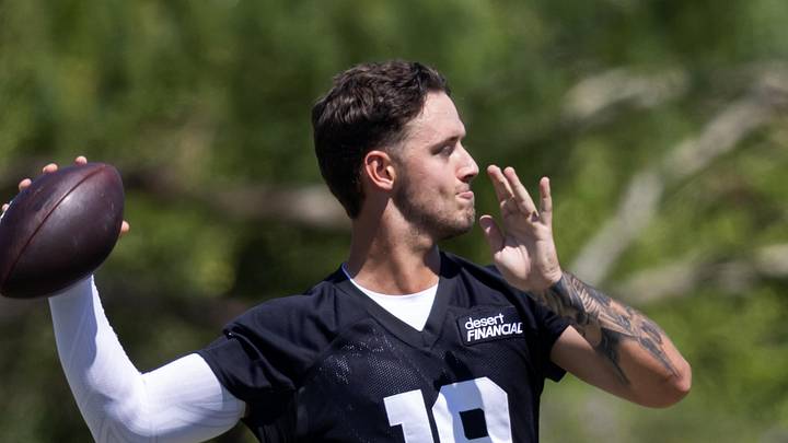 Arizona Cardinals quarterback Carson Beck (19)