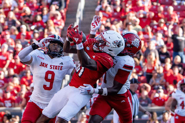 Louisville Cardinals wide receiver Cataurus Hicks (81) 