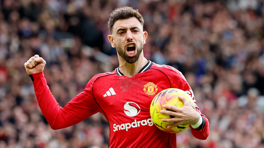 Bruno Fernandes celebrating.