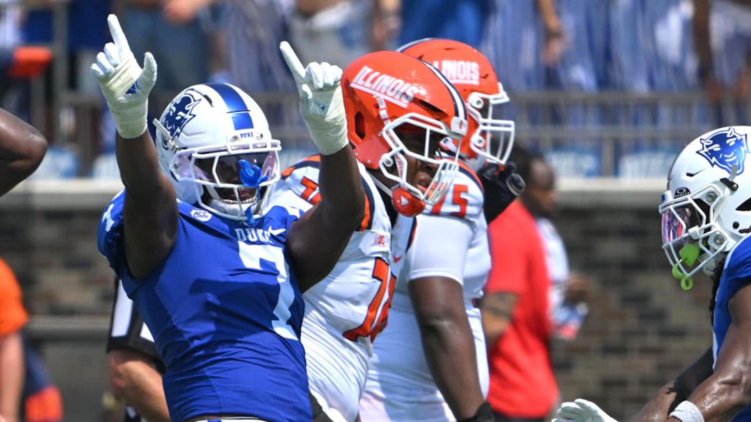 Duke Blue Devils defensive end Vincent Anthony Jr.'s (7)