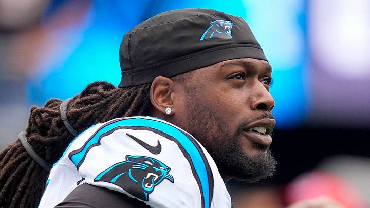 Sep 29, 2024; Charlotte, North Carolina, USA; Carolina Panthers linebacker Jadeveon Clowney (7) during 1st quarter against the Cincinnati Bengals at Bank of America Stadium. Mandatory Credit: Jim Dedmon-Imagn Images