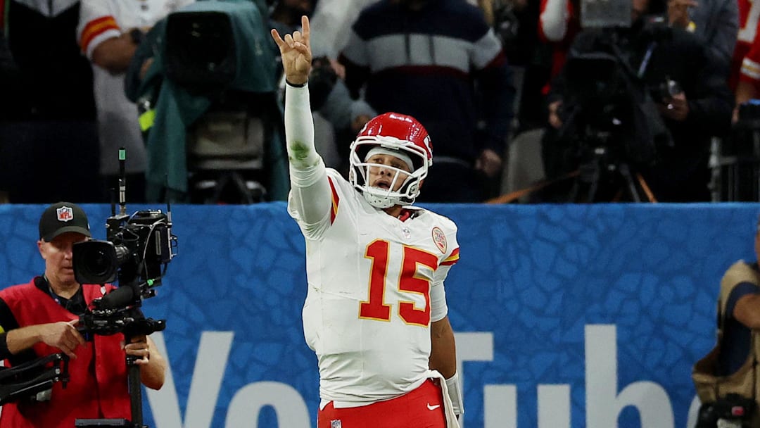 [US, Mexico & Canada customers only] Sep 5, 2025; Sao Paulo, BRAZIL; Kansas City Chiefs quarterback Patrick Mahomes (15) reacts in the second half against the Los Angeles Chargers at Corinthians Arena. Mandatory Credit: Amanda Perobelli/Reuters via Imagn Images