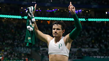 Raphael Veiga foi bicampeão brasileiro em 2022 e 2023