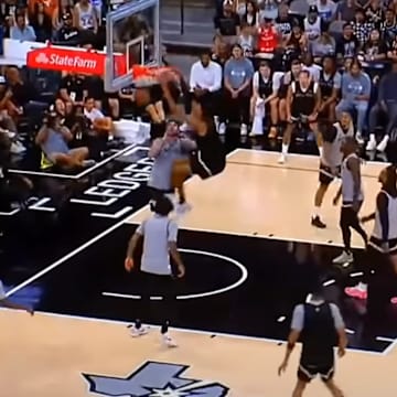 Victor Wembanyama already has a great highlight from NBA training camp. 