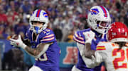 Buffalo Bills wide receiver Khalil Shakir runs for about five yards on the play during first half action against the Kansas City Chiefs at Highmark Stadium in Orchard Park on Nov. 2, 2025.