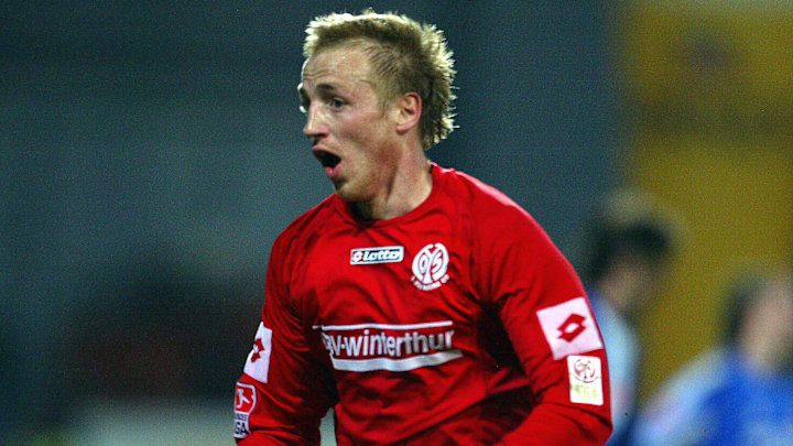 Mainz's Michael Thurk celebrates after s