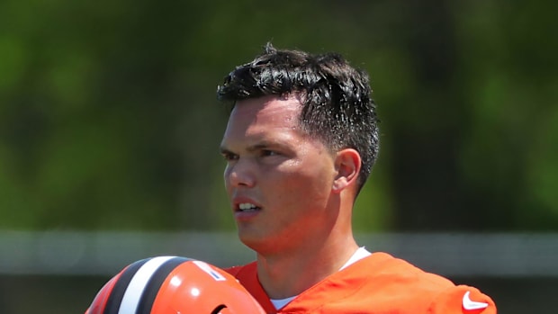 Cleveland Browns quarterback Dillon Gabriel (5) gets ready during day two of NFL rookie minicamp at the Cleveland Browns trai