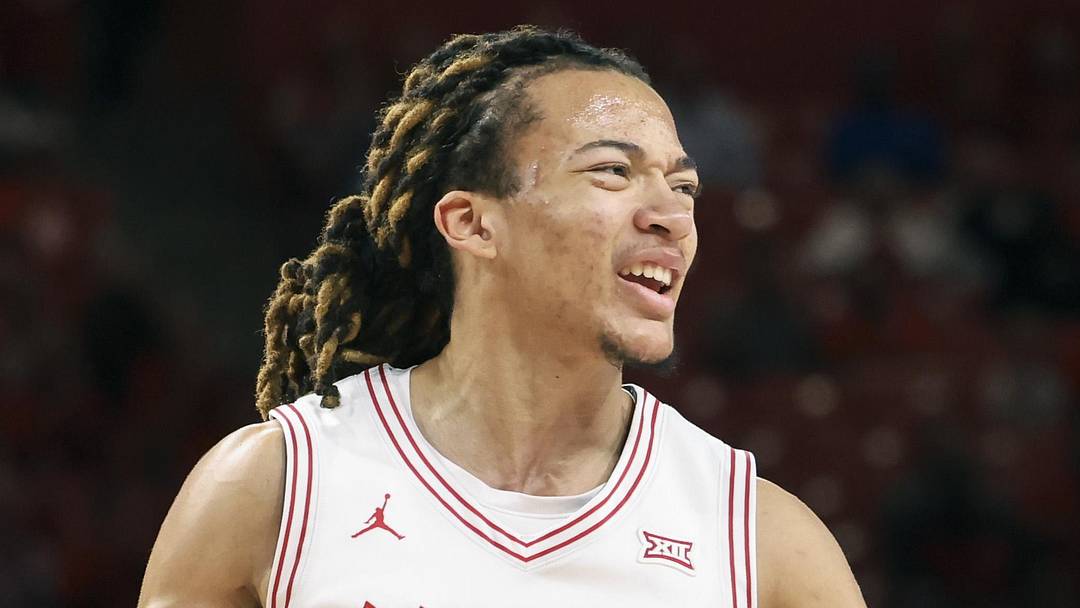 Houston Cougars guard Kingston Flemings (4) reacts after scoring during the first half against the Oakland Golden Grizzlies at Fertitta Center on November 12, 2025.