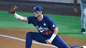 The Atlanta Braves sign Auburn Tigers' first baseman Cooper McMurray as an undrafted free agent.