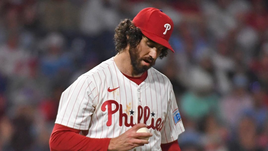 Aug 18, 2025; Philadelphia, Pennsylvania, USA; Philadelphia Phillies pitcher Jordan Romano (68) gets a new baseball after allowing a home run during the seventh inning against the Seattle Mariners at Citizens Bank Park. Mandatory Credit: Eric Hartline-Imagn Images Aug 18, 2025; Philadelphia, Pennsylvania, USA; Philadelphia Phillies pitcher Jordan Romano (68) gets a new baseball after allowing a home run during the seventh inning against the Seattle Mariners at Citizens Bank Park. Mandatory Credit: Eric Hartline-Imagn Images
