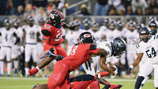 Glenville vs. Dinwiddie (Kentucky) in a 2023 regular-season game.