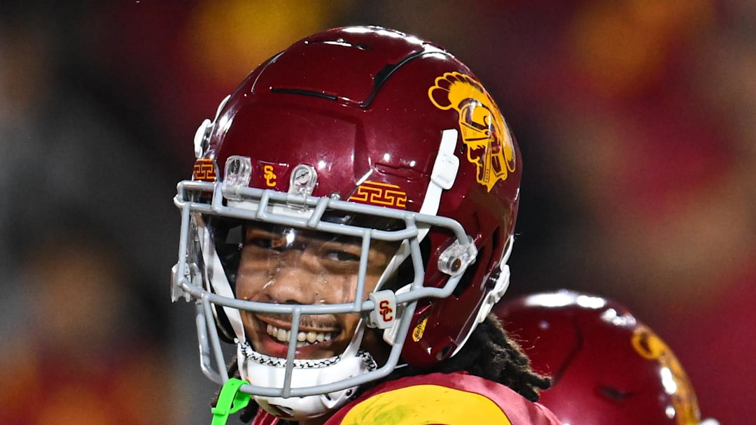 Sep 7, 2024; Los Angeles, California, USA; USC Trojans wide receiver Makai Lemon (6) celebrates after scoring a touchdown against the Utah State Aggies during the second quarter at United Airlines Field at Los Angeles Memorial Coliseum. Mandatory Credit: Jonathan Hui-Imagn Images Sep 7, 2024; Los Angeles, California, USA; USC Trojans wide receiver Makai Lemon (6) celebrates after scoring a touchdown against the Utah State Aggies during the second quarter at United Airlines Field at Los Angeles Memorial Coliseum. Mandatory Credit: Jonathan Hui-Imagn Images