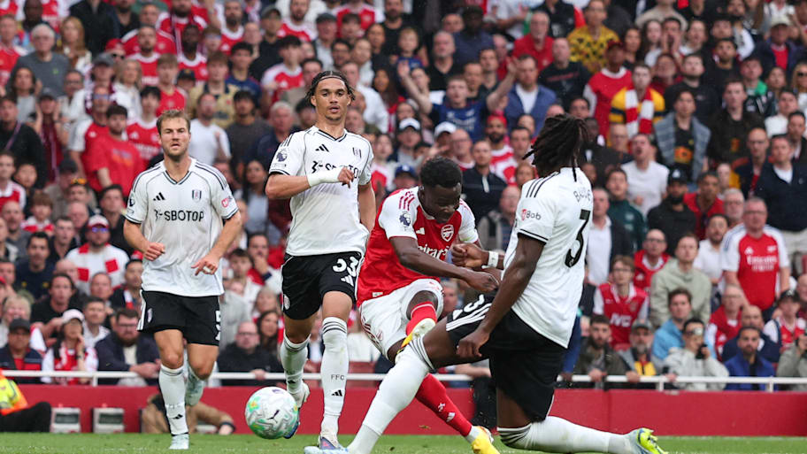 Bukayo Saka scoring.