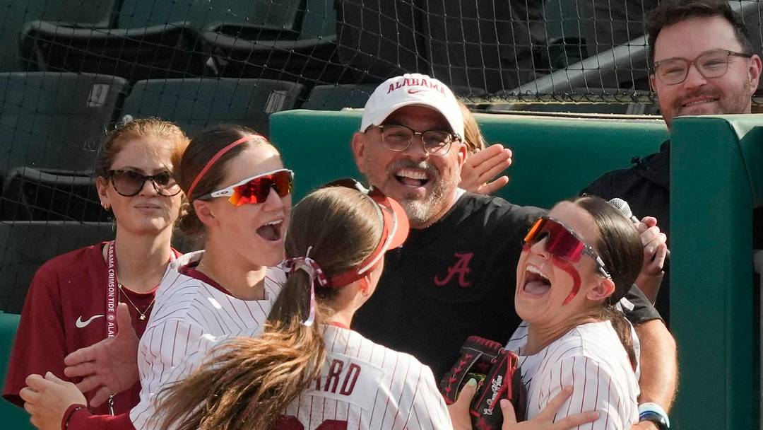 April 17, 2026; Tuscaloosa, AL, USA; Head coach Patrick Murphy is celebrated by his players at Rhoads Stadium as Alabama hosted Kentucky in the first game of the weekend series. Murphy was honored before the game for becoming the first and only SEC coach to lead a team to 500 conference wins.