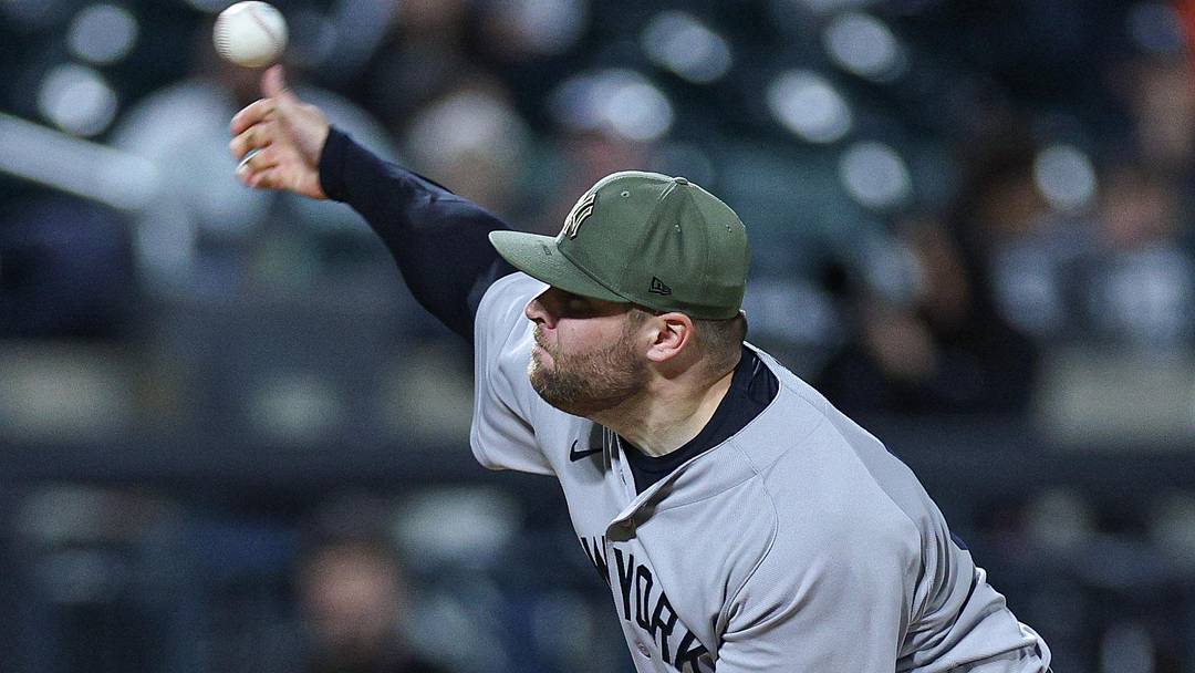 May 15, 2026; New York City, New York, USA; New York Yankees pitcher David Bednar (53) delivers a pitch during the ninth inning against the New York Mets at Citi Field. Mandatory Credit: Vincent Carchietta-Imagn Images May 15, 2026; New York City, New York, USA; New York Yankees pitcher David Bednar (53) delivers a pitch during the ninth inning against the New York Mets at Citi Field. Mandatory Credit: Vincent Carchietta-Imagn Images