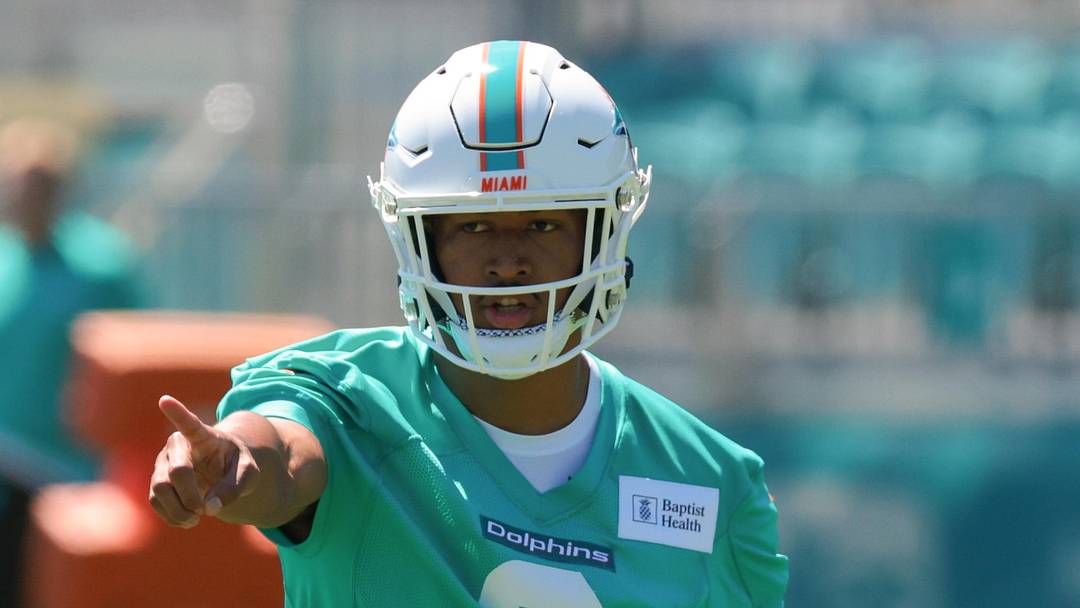Miami Dolphins cornerback Chris Johnson