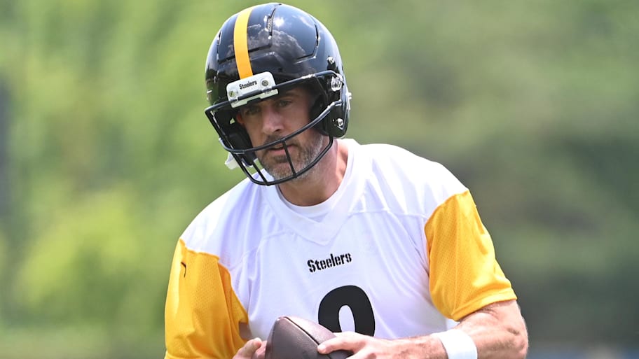 Pittsburgh Steelers quarterback Aaron Rodgers