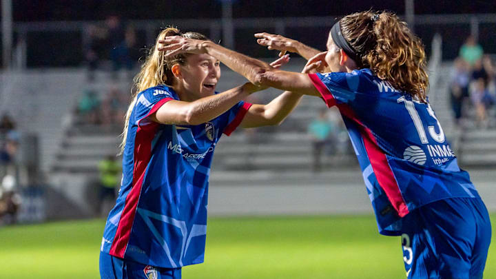 Ashley Sanchez scored the winning goal in the 93rd minute for the North Carolina Courage against the KC Current.