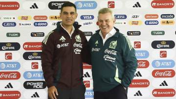 TOPSHOT-FBL-MEXICO-PRESSER-AGUIRRE