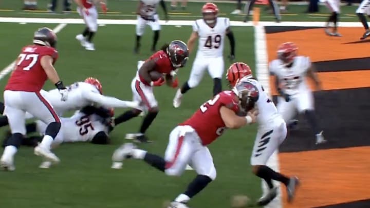 Buccaneers rookie Graham Barton threw a gnarly block for Bucky Irving on the first TD of his career.