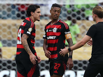 Filipe Luís espera contar com reforços para sequência da temporada