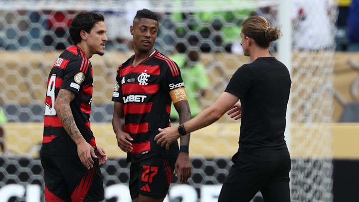 Filipe Luís espera contar com reforços para sequência da temporada Filipe Luís espera contar com reforços para sequência da temporada