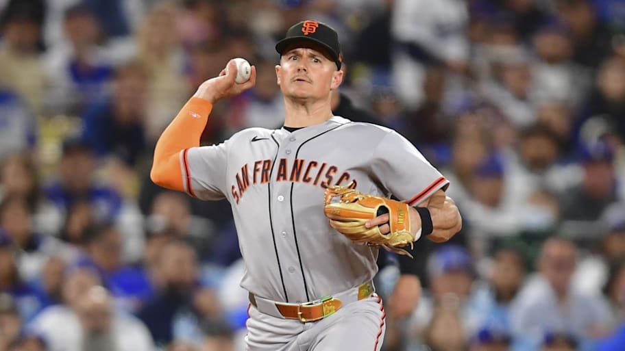 San Francisco Giants third baseman Matt Chapman (26) throws the ball 