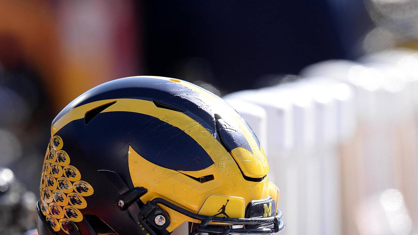 NEW: Wide receiver transfer target pushes back visit with Michigan Football