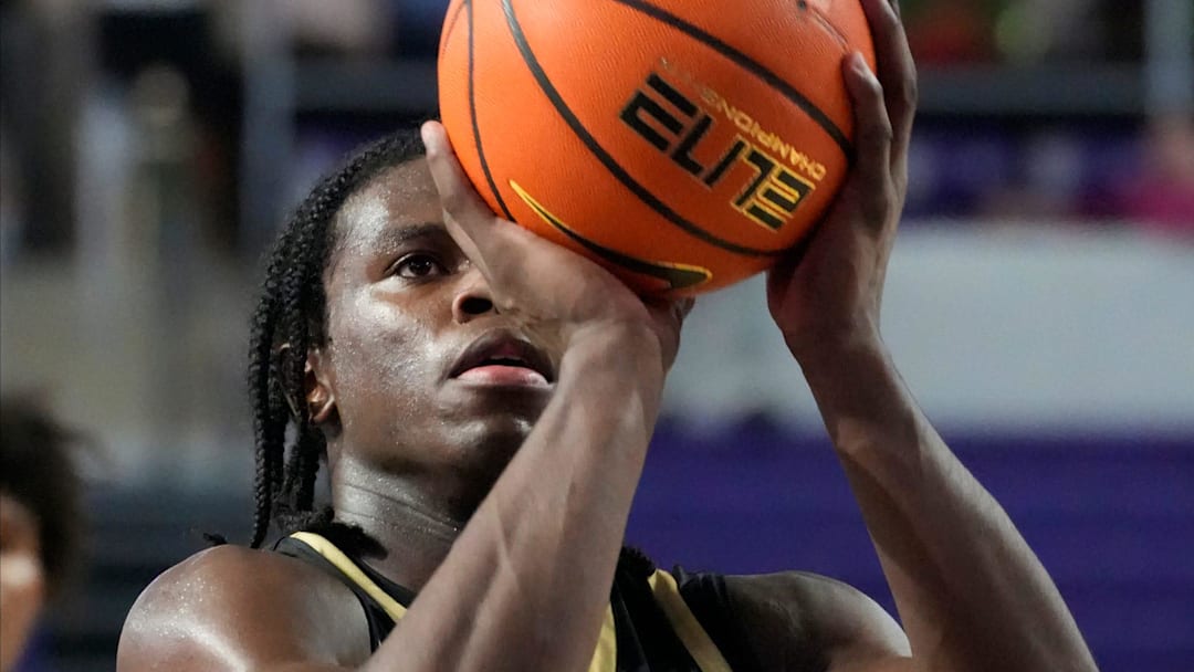 Paul VI Catholic High School (Chantilly, VA) five-star senior Jordan Smith has helped his team get out to a 14-1 start in the 2025-2026 season.