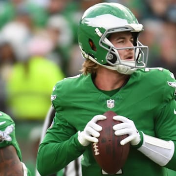 Dec 29, 2024; Philadelphia, Pennsylvania, USA; Philadelphia Eagles quarterback Kenny Pickett (7) against the Dallas Cowboys at Lincoln Financial Field. Mandatory Credit: Eric Hartline-Imagn Images