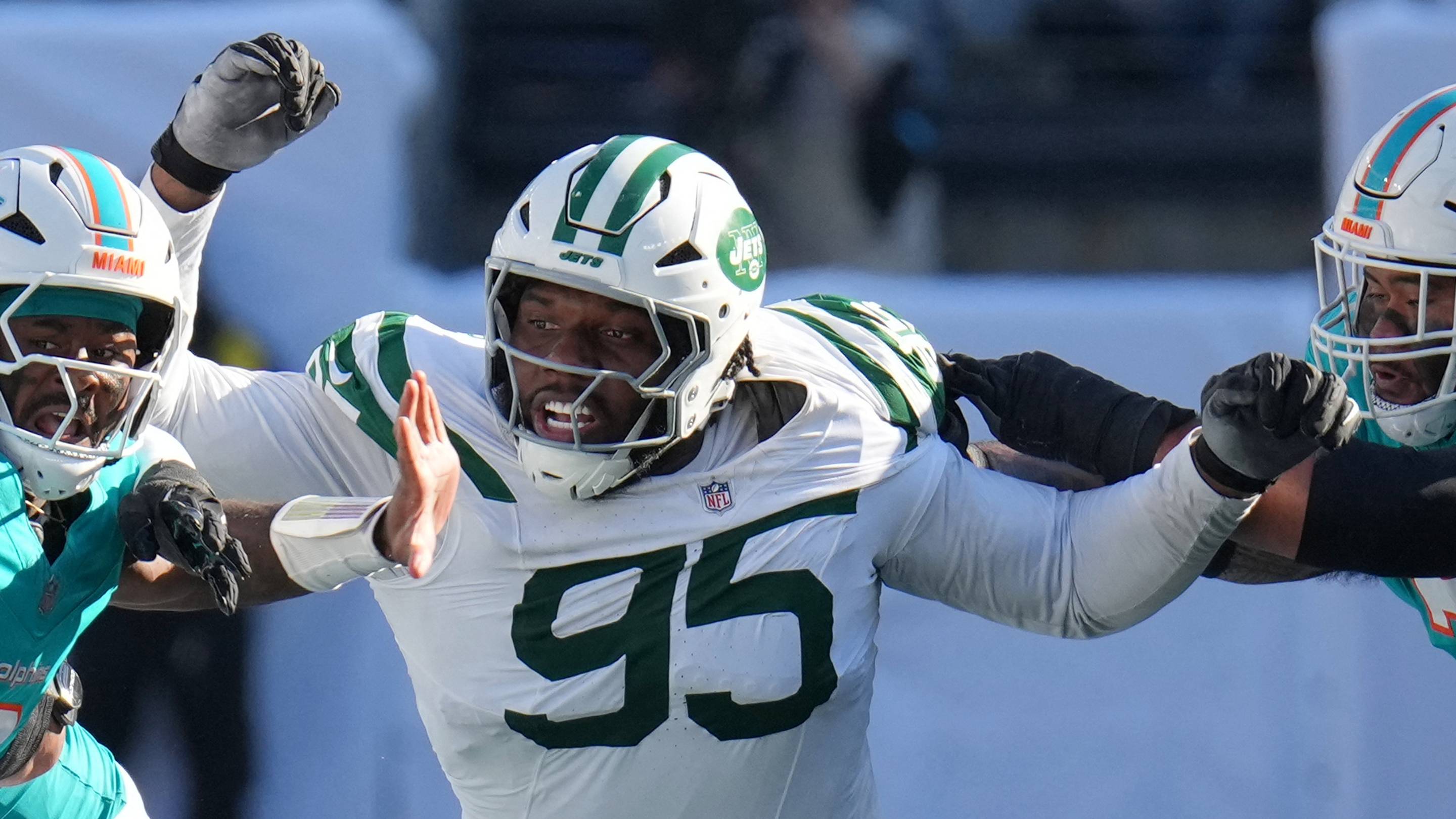 T’Vondre Sweat injury could create major opportunity for Darrell Jackson Jr.