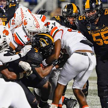 American Heritage and Jones face off in first-half action of the FHSAA Class 4A football championship on Friday, Dec. 13, 2024, in Miami. Jeff Romance/Special to the USA Today Florida Network