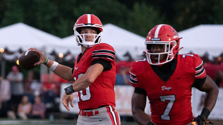 Brandon's Sladen Shack (10) spots his receiver as Tyson Robinson (7) gets in position during play against Tupelo in Brandon, Miss., Friday, Aug. 29, 2025.