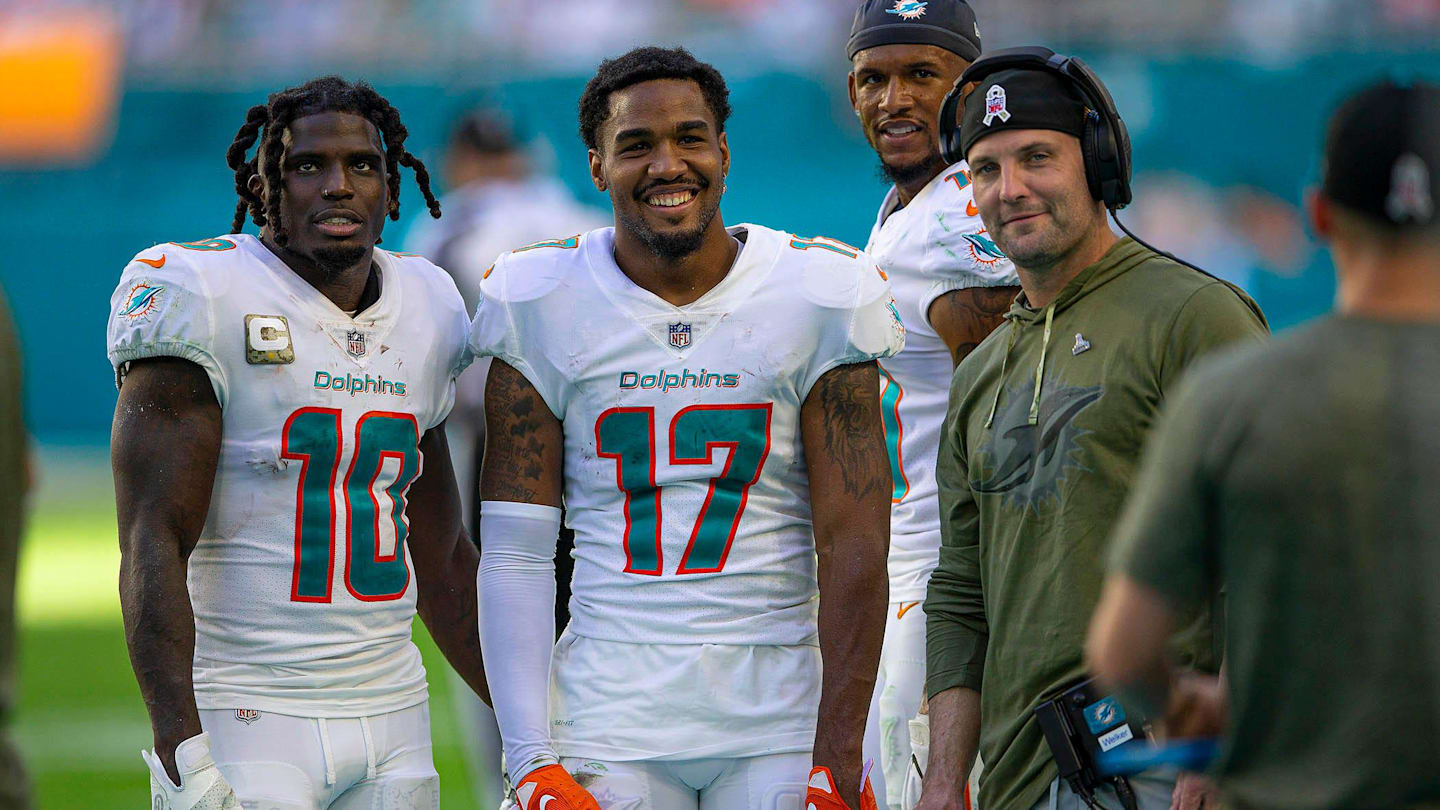 Miami Dolphins Needs to Get Tyreek Hill and Jaylen Waddle Busy Again