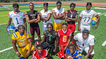 Deuce Knight stands among a group of very highly-rated recruits