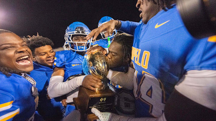 After defeating Brandon in the Class 7A state championship last season, the Golden Wave appear to be the team to beat again this season after starting the season 3-0.