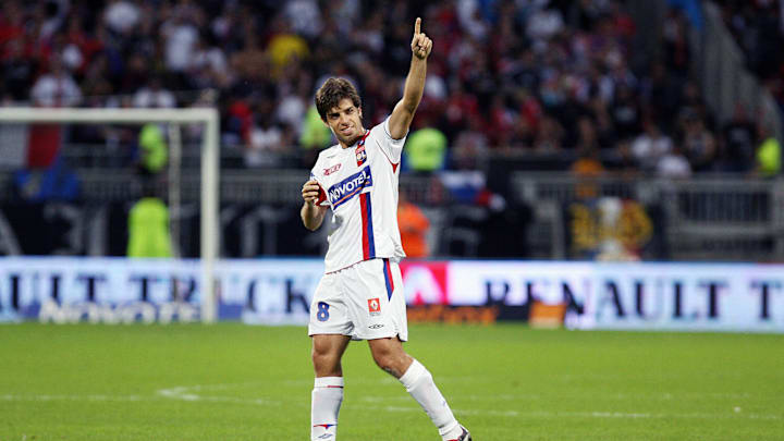 Lyon's Brazilian midfielder Juninho cele