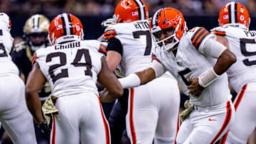 Nov 17, 2024; New Orleans, Louisiana, USA;  Cleveland Browns quarterback Jameis Winston (5) hands the ball off to running back Nick Chubb (24) against the New Orleans Saints during the second half at Caesars Superdome. Mandatory Credit: Stephen Lew-Imagn Images