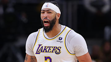 Las constantes ausencias de Davis le han costado a los Lakers