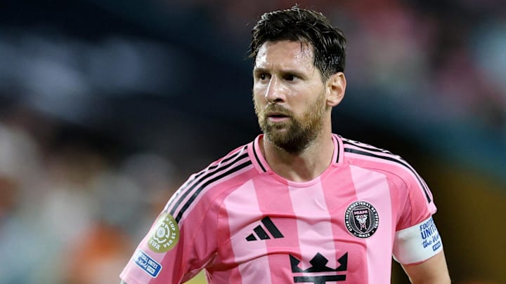Messi passou em branco na 1ª rodada do Mundial Messi passou em branco na 1ª rodada do Mundial