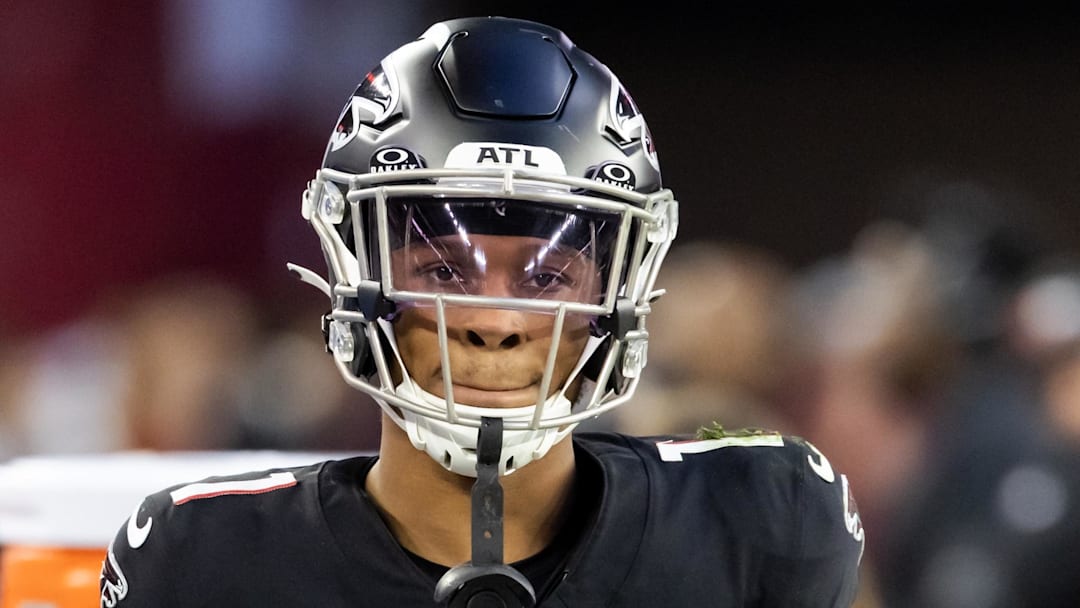 Dec 21, 2025; Glendale, Arizona, USA; Atlanta Falcons wide receiver Darnell Mooney (1) against the Arizona Cardinals at State Farm Stadium. Mandatory Credit: Mark J. Rebilas-Imagn Images