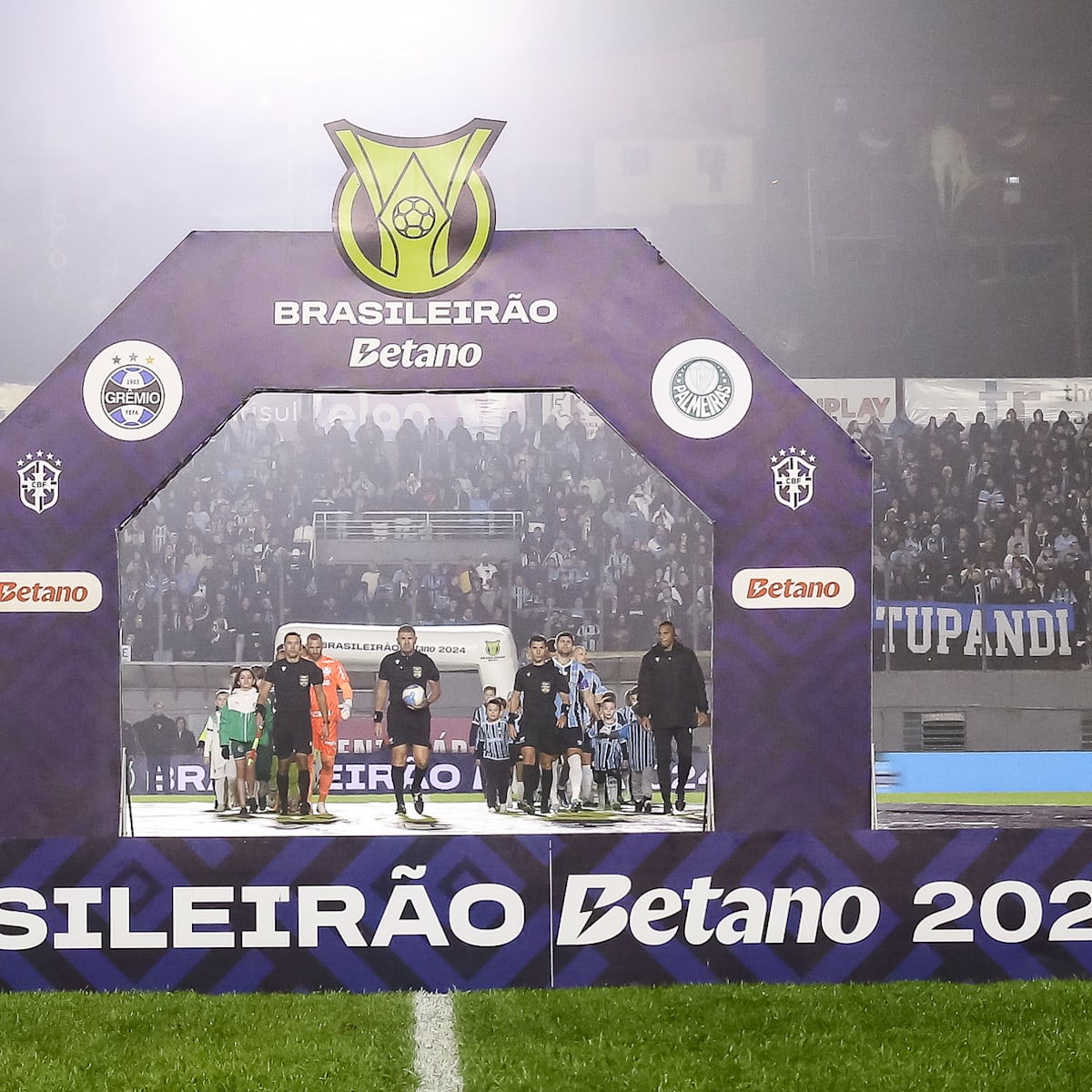 Palmeiras 0x1 Flamengo registra 3º maior público da história das finais  únicas da Libertadores - MundoBola, image size:1200x1200