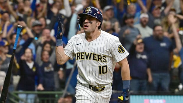 Milwaukee Brewers outfielder Sal Frelick