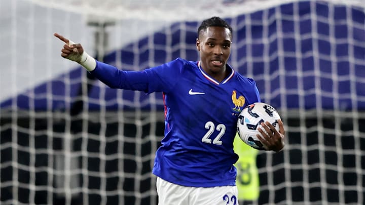 Mathys Tel et l'équipe de France Espoirs affrontent la Suisse ce vendredi