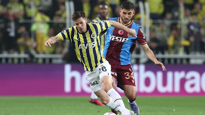 Miha Zajc topla ilerliyor.