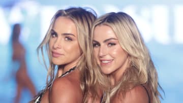 Haley and Hanna Cavinder