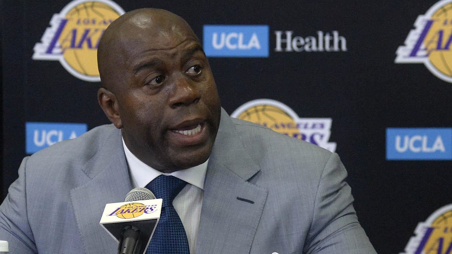 NBA Legend Magic Johnson Reacts To Lakers-Mavs Game