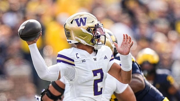 Washington Huskies Oregon Ducks College Football Playoff Big Ten Dante Moore Demond Williams Jr quarterbacks upset alert 
