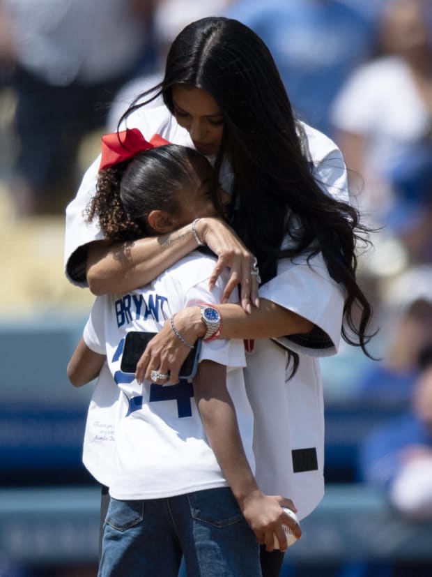 Bianka Bryant and Vanessa Bryant